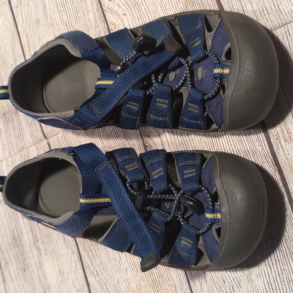 Keen Newport H2 boys size 5 blue water outdoor sandals - Picture 1 of 14